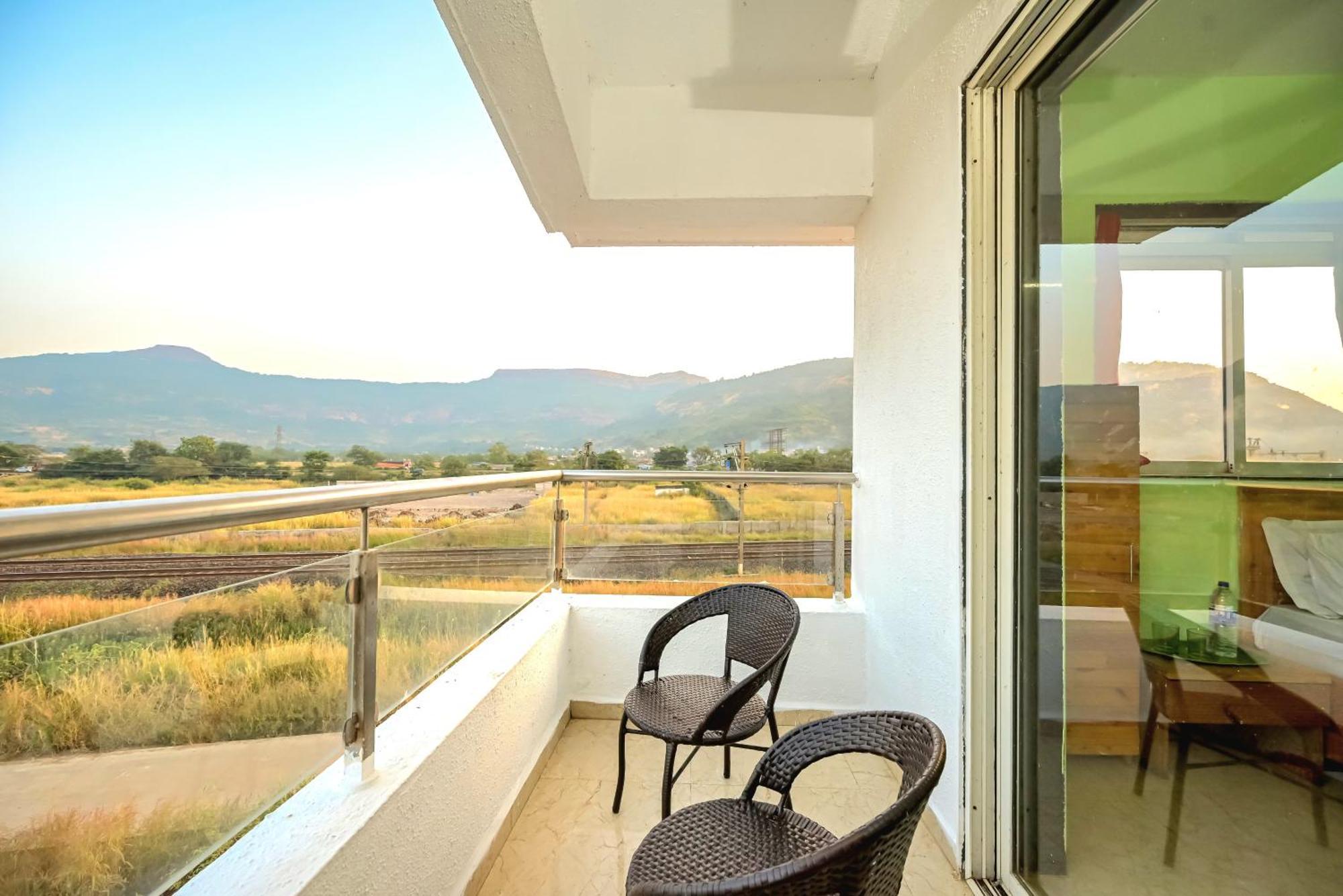 Empyrean Stay II 6Bhk Big Daddy Villa Ll Ac II Pvt Pool II Terrace View II Lux Lonavala Esterno foto